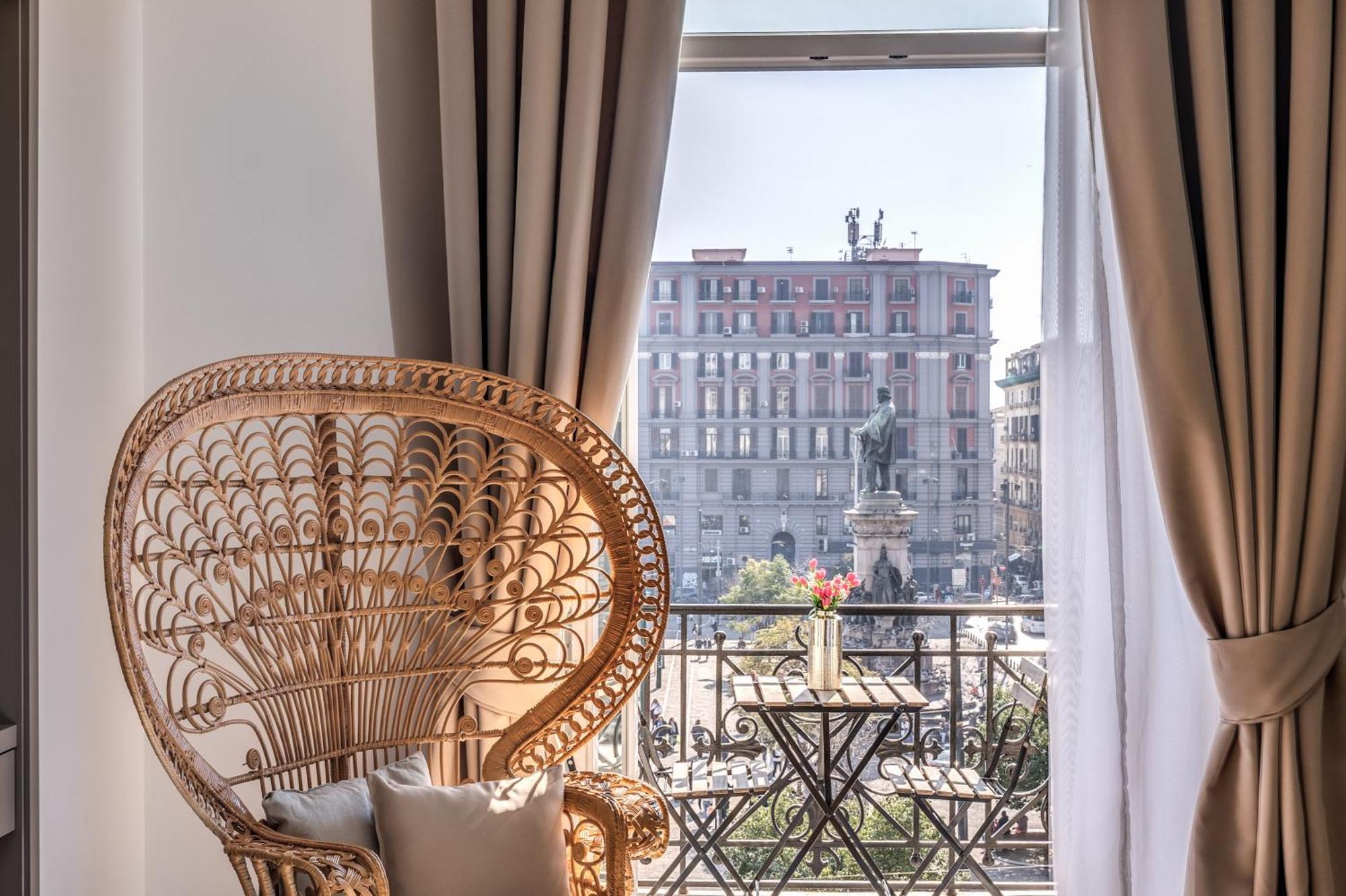 Atarooms Suites Napoli ภายนอก รูปภาพ