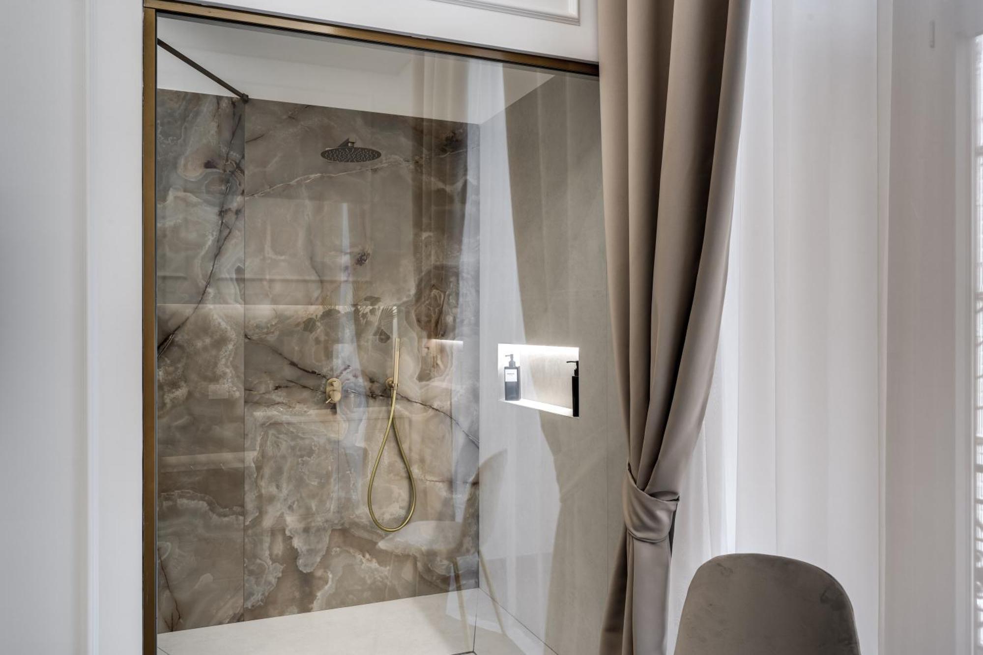 Atarooms Suites Napoli ภายนอก รูปภาพ