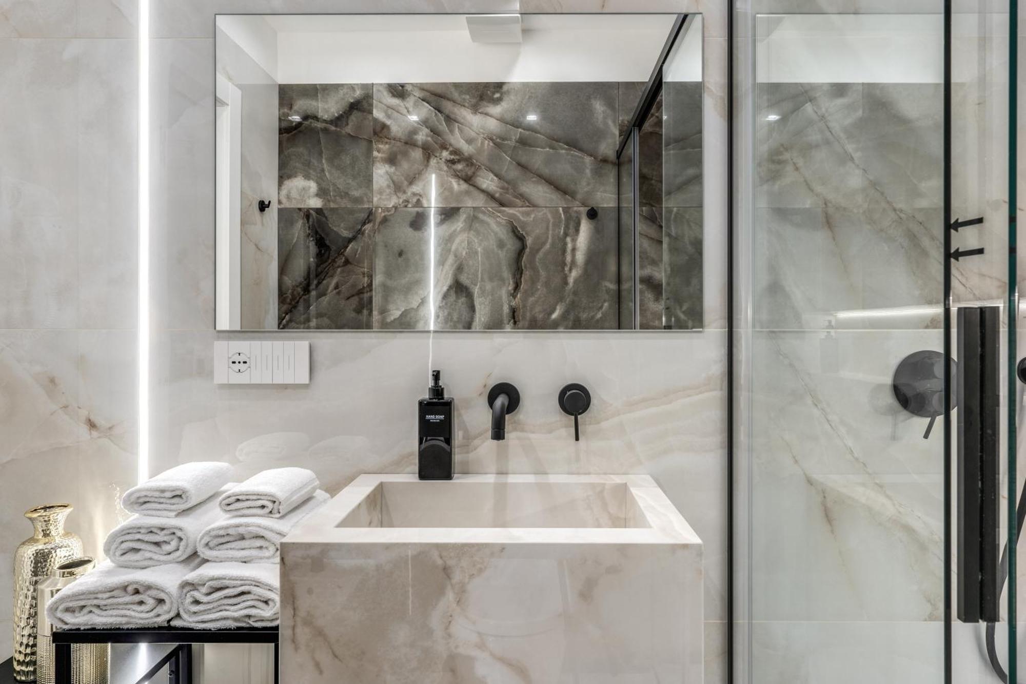Atarooms Suites Napoli ภายนอก รูปภาพ
